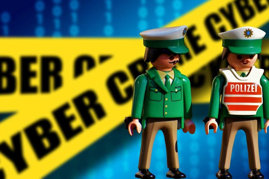 Das Bild zeigt drei Spielzeugpolizisten, welche zu einem IT-Sicherheitsvorfall gerufen werden